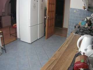 voyeurcam-julmodels-kitchen webcam