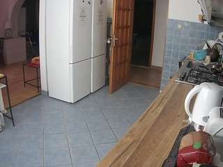voyeurcam-julmodels-kitchen webcam