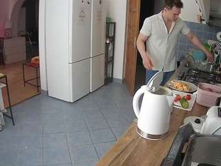 voyeurcam-julmodels-kitchen webcam
