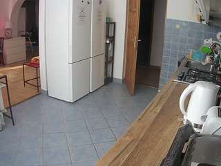 voyeurcam-julmodels-kitchen webcam
