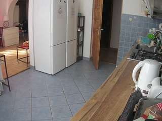 voyeurcam-julmodels-kitchen webcam