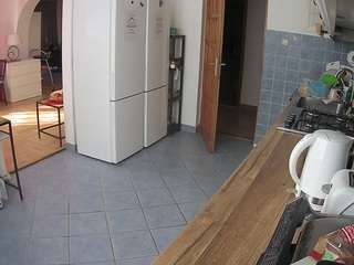 voyeurcam-julmodels-kitchen webcam