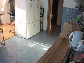 voyeurcam-julmodels-kitchen webcam