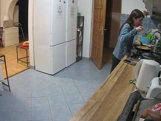 voyeurcam-julmodels-kitchen webcam