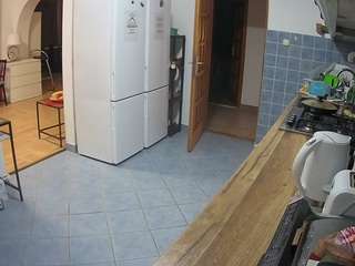 voyeurcam-julmodels-kitchen webcam