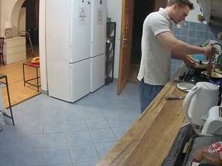 voyeurcam-julmodels-kitchen webcam