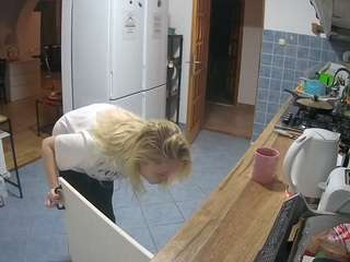 voyeurcam-julmodels-kitchen webcam