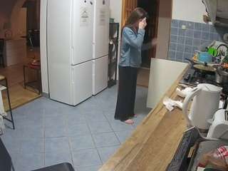 voyeurcam-julmodels-kitchen webcam