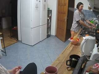 voyeurcam-julmodels-kitchen webcam