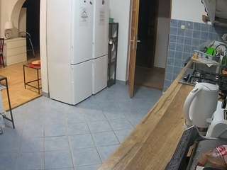 voyeurcam-julmodels-kitchen webcam