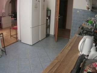 voyeurcam-julmodels-kitchen webcam