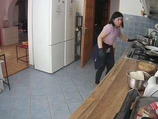 voyeurcam-julmodels-kitchen