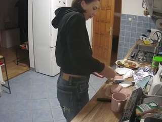 voyeurcam-julmodels-kitchen
