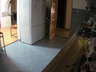 voyeurcam-julmodels-kitchen webcam