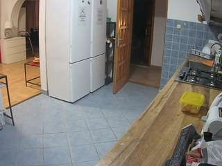 voyeurcam-julmodels-kitchen webcam