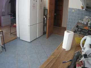 voyeurcam-julmodels-kitchen