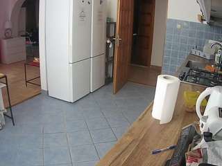 voyeurcam-julmodels-kitchen