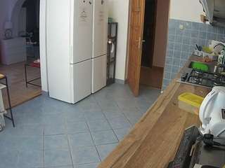 voyeurcam-julmodels-kitchen