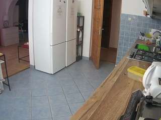 voyeurcam-julmodels-kitchen webcam