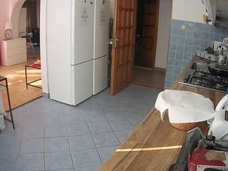 voyeurcam-julmodels-kitchen webcam