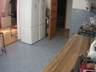 voyeurcam-julmodels-kitchen webcam