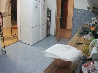 voyeurcam-julmodels-kitchen webcam