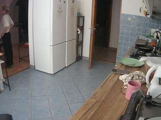 voyeurcam-julmodels-kitchen webcam