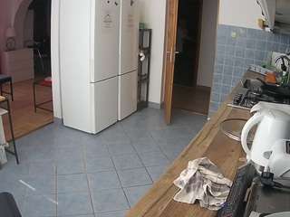voyeurcam-julmodels-kitchen webcam