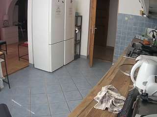 voyeurcam-julmodels-kitchen webcam
