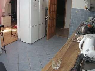 voyeurcam-julmodels-kitchen webcam