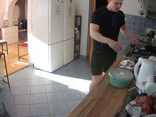 voyeurcam-julmodels-kitchen webcam