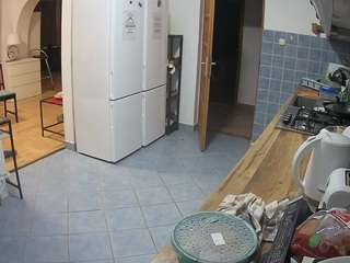 voyeurcam-julmodels-kitchen webcam