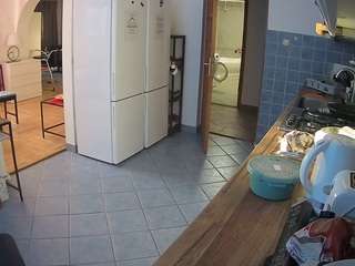 voyeurcam-julmodels-kitchen webcam