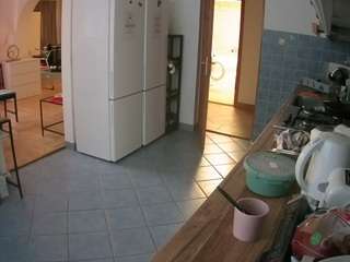 voyeurcam-julmodels-kitchen webcam
