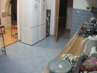 voyeurcam-julmodels-kitchen webcam