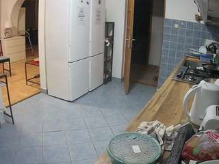 voyeurcam-julmodels-kitchen webcam