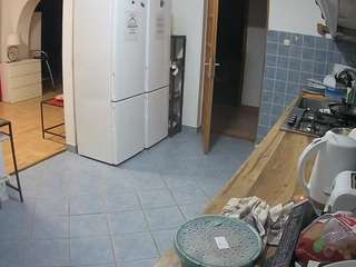 voyeurcam-julmodels-kitchen webcam