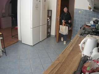 voyeurcam-julmodels-kitchen