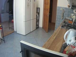 voyeurcam-julmodels-kitchen