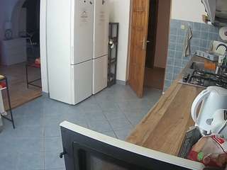 voyeurcam-julmodels-kitchen