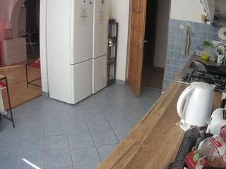 voyeurcam-julmodels-kitchen