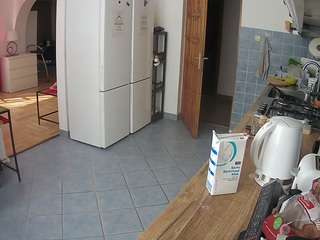 voyeurcam-julmodels-kitchen webcam