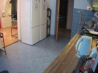 voyeurcam-julmodels-kitchen webcam