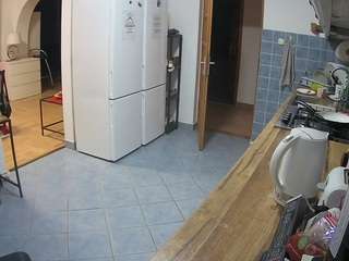 voyeurcam-julmodels-kitchen webcam