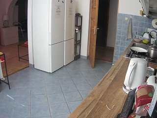 voyeurcam-julmodels-kitchen webcam