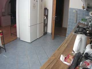voyeurcam-julmodels-kitchen webcam