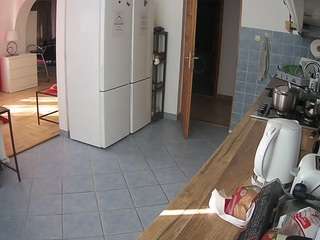 voyeurcam-julmodels-kitchen webcam
