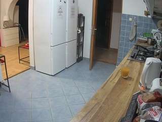voyeurcam-julmodels-kitchen
