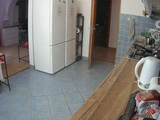 voyeurcam-julmodels-kitchen camsoda