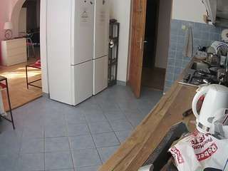 voyeurcam-julmodels-kitchen webcam